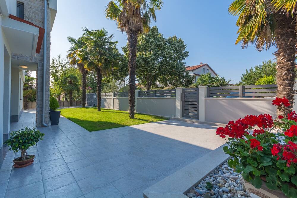 Photo of Outdoor in Spadici