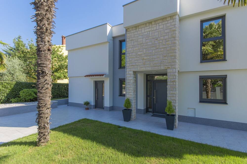 Photo of Outdoor in Spadici