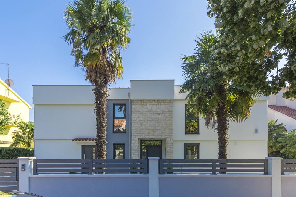 Photo of Outdoor in Spadici