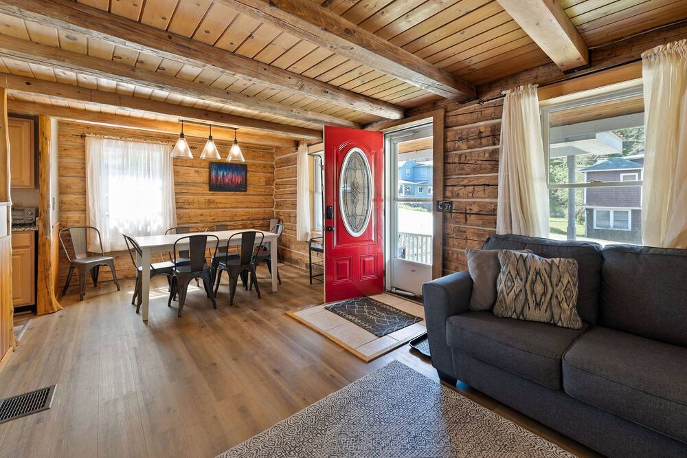 Photo of Livingroom in Saranac Lake