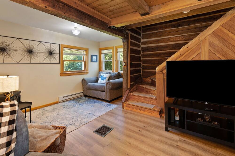 Photo of Livingroom in Saranac Lake