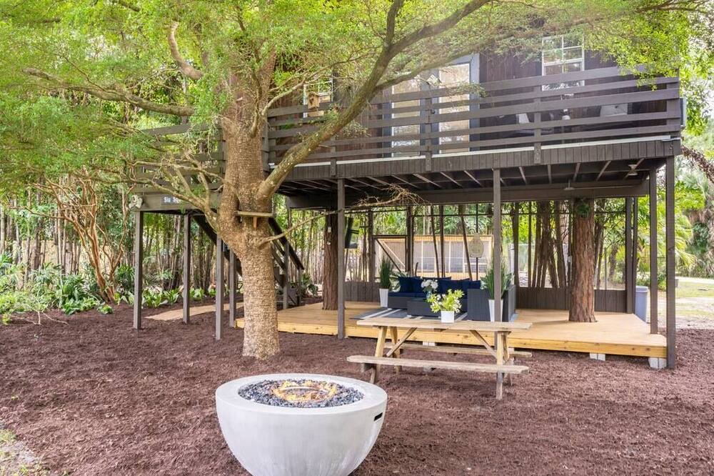 Photo of Outdoor in Palm Beach Country Estates
