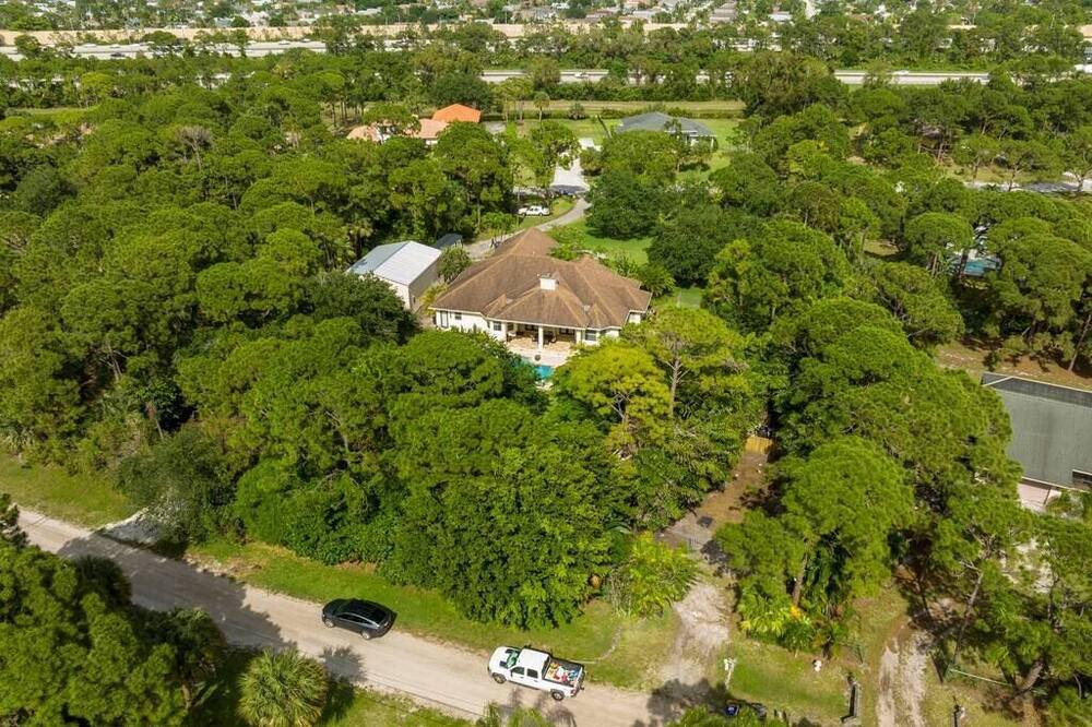 Photo of Outdoor in Palm Beach Country Estates