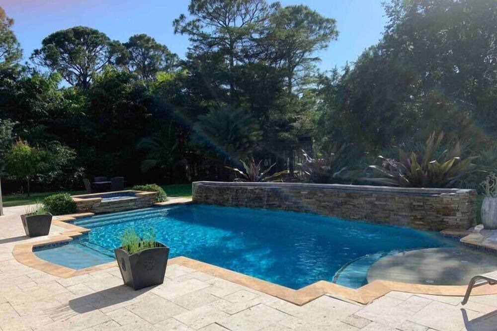 Photo of Outdoor in Palm Beach Country Estates