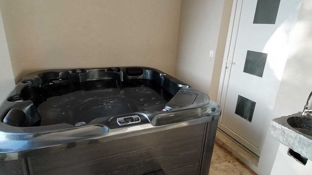 Photo of Others in Abrest