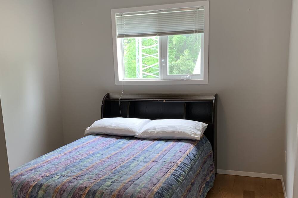 Photo of Bedroom in Traverse Bay