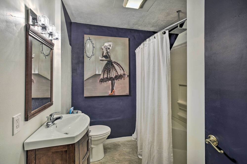 Photo of Bathroom in St. Matthews