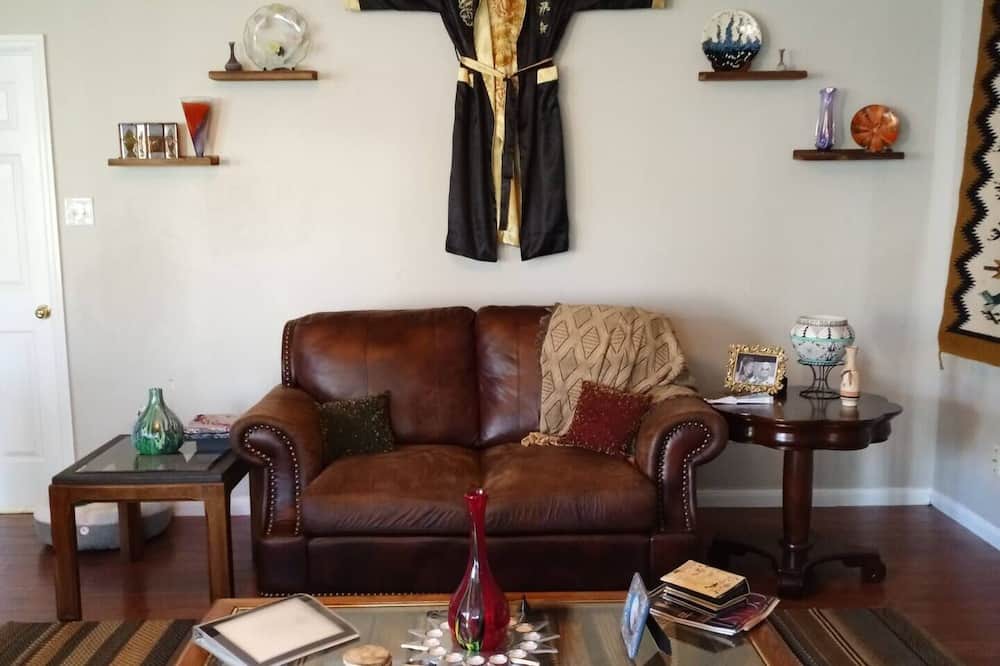 Photo of Livingroom in Lake Jackson