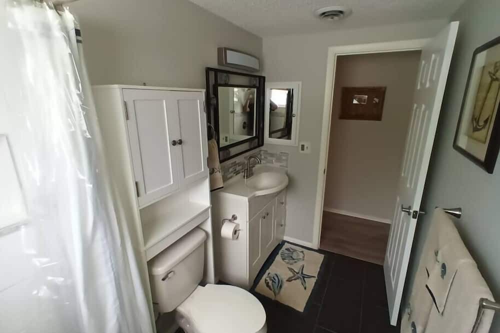 Photo of Bathroom in Venice Gardens