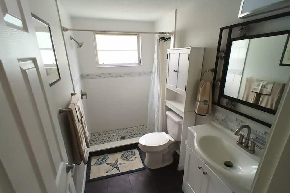 Photo of Bathroom in Venice Gardens