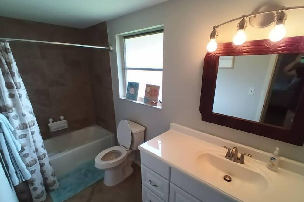 Photo of Bathroom in Venice Gardens