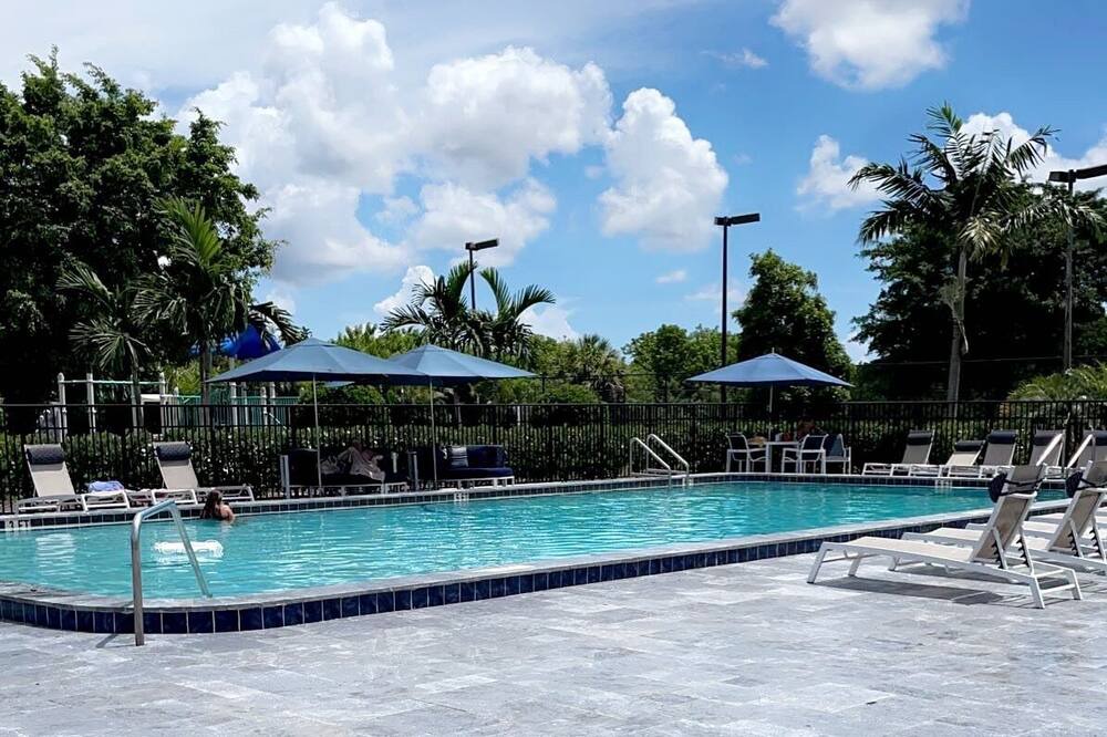 Photo of Outdoor in Sandalfoot Cove