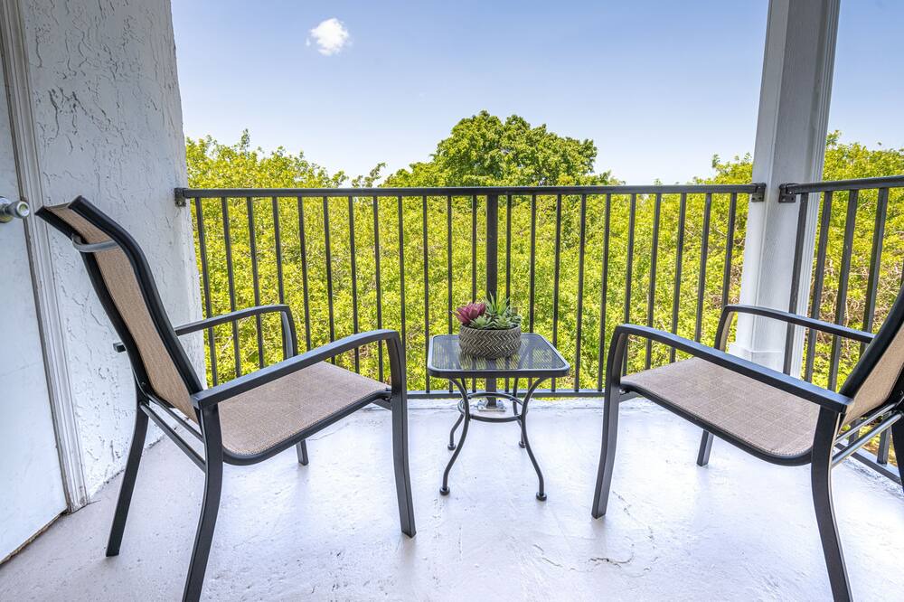 Photo of Patio Balcony in Sandalfoot Cove