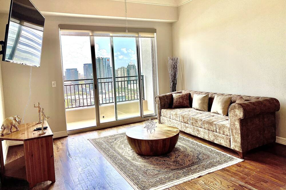 Photo of Livingroom in Uptown