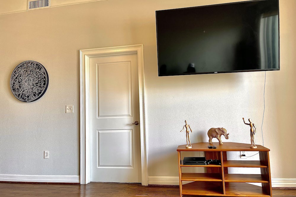 Photo of Bedroom in Uptown