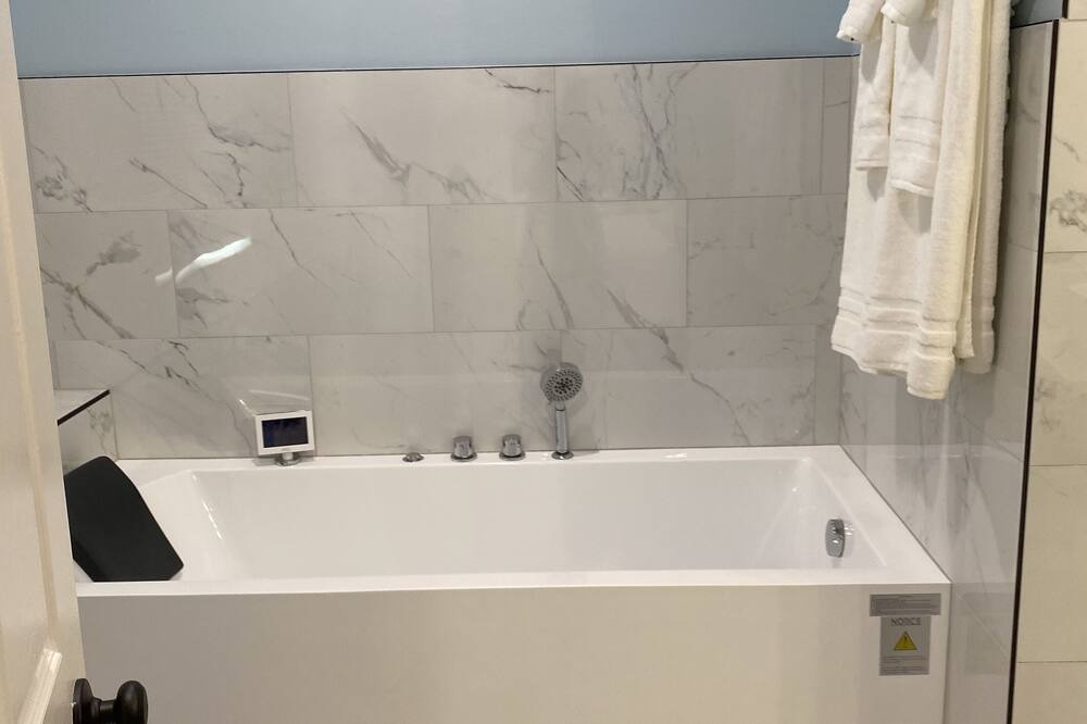 Photo of Bathroom in Wrightwood