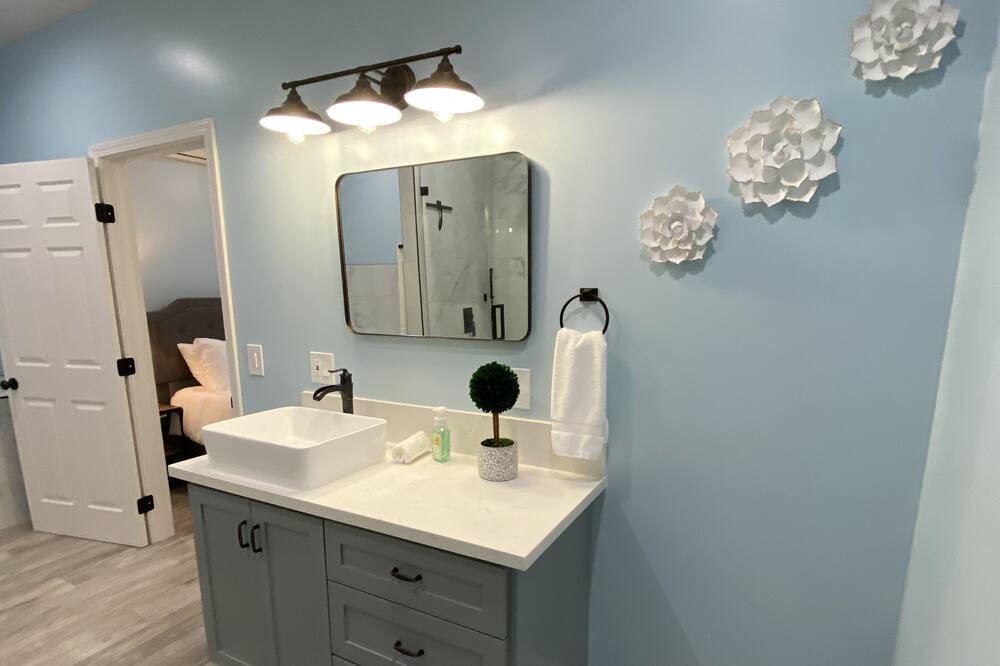 Photo of Bathroom in Wrightwood