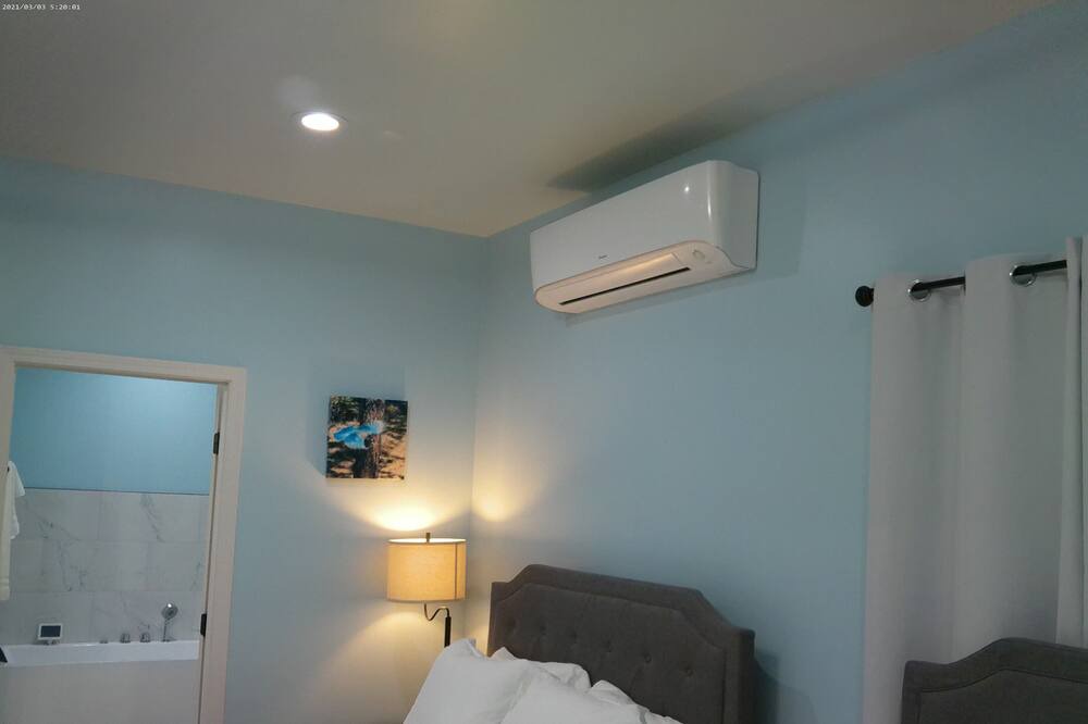 Photo of Bedroom in Wrightwood