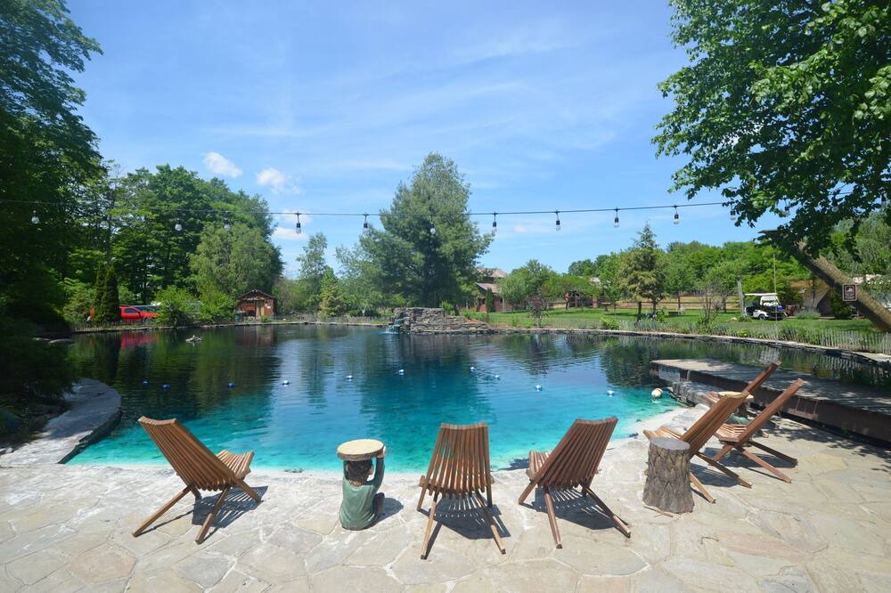 Photo of Outdoor in Caroline