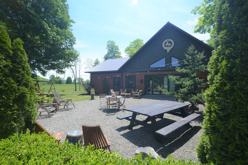 Photo of Outdoor in Caroline