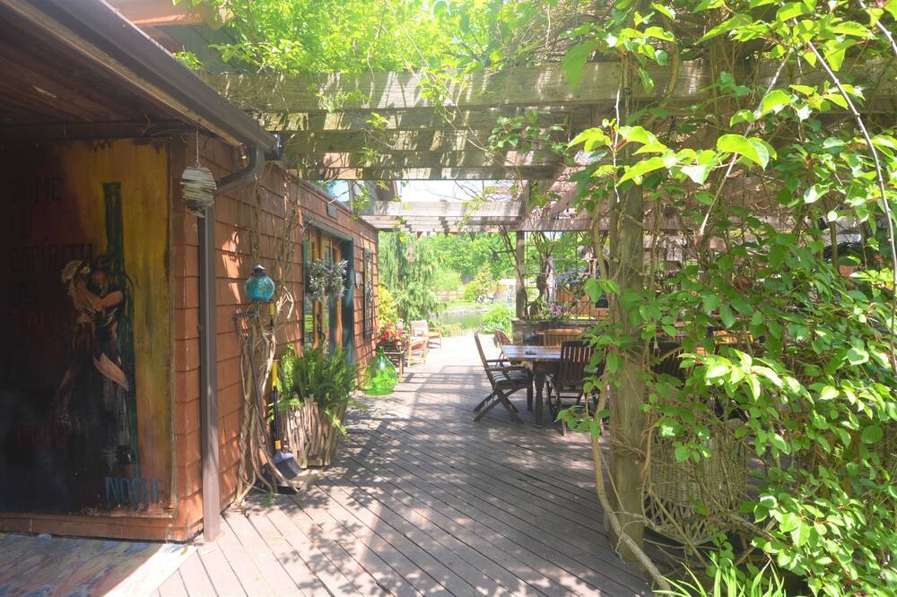 Photo of Outdoor in Caroline