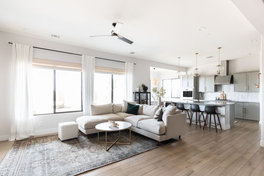 Photo of Livingroom in Queen Creek