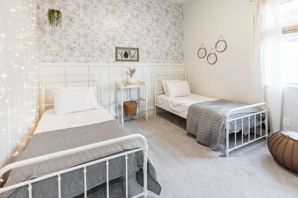 Photo of Bedroom in Queen Creek