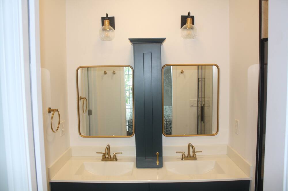 Photo of Bathroom in Ovid