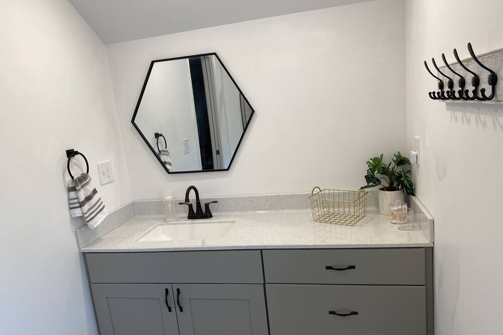Photo of Bathroom in Ovid