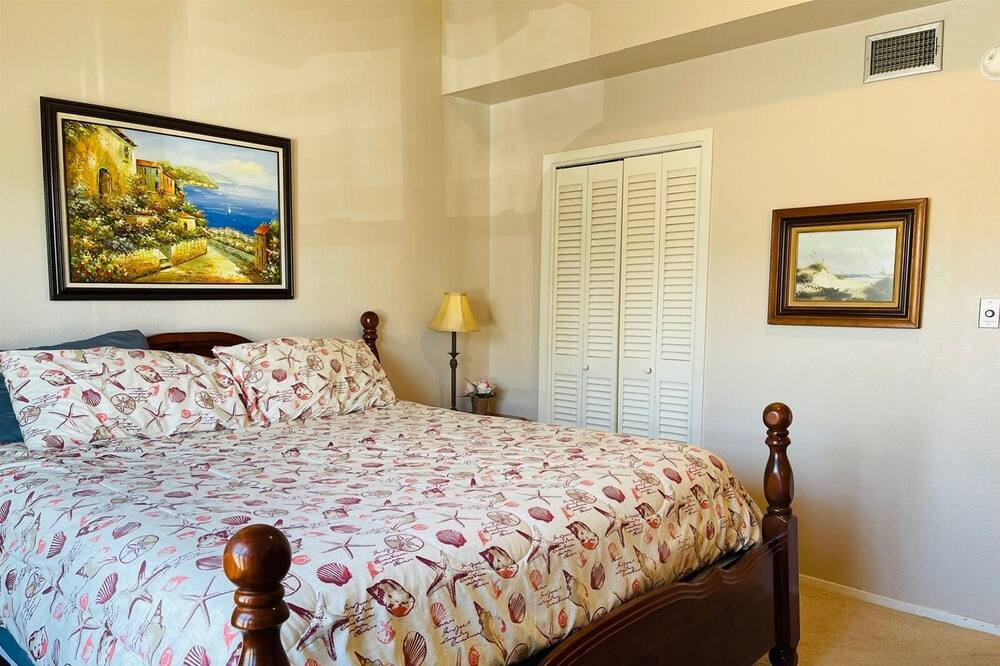 Photo of Others in Harbor Oaks