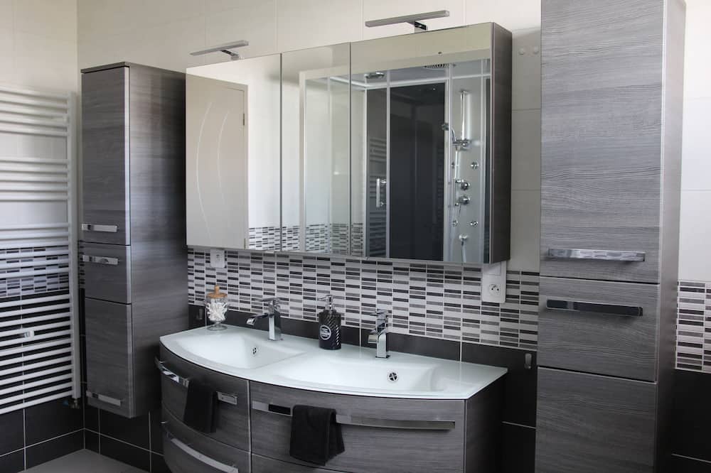 Photo of Bathroom in Ecouflant