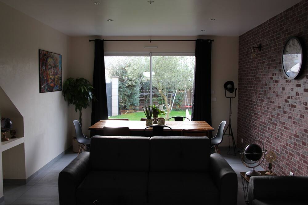Photo of Livingroom in Ecouflant