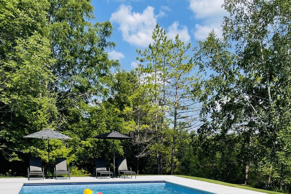 Photo of Outdoor in Grey Highlands