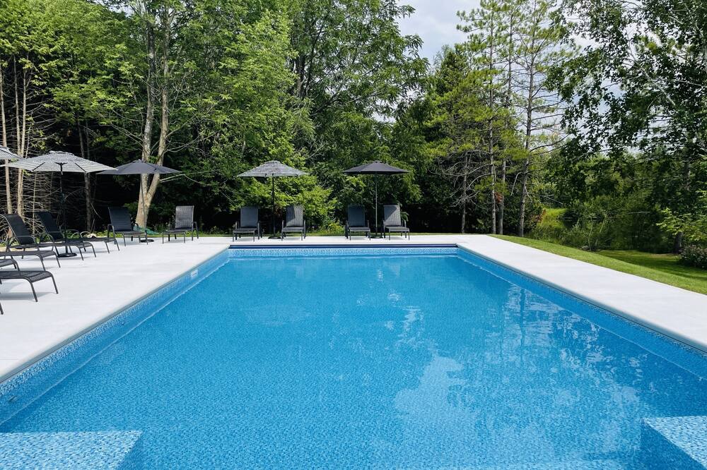 Photo of Outdoor in Grey Highlands