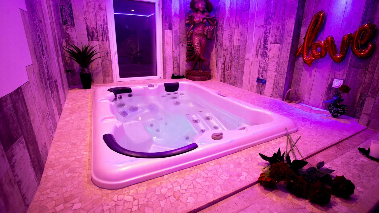 Photo of Bedroom in Hyeres City Centre