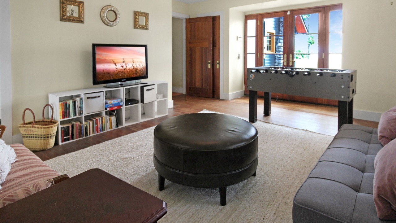 Photo of Livingroom in Fort Erie