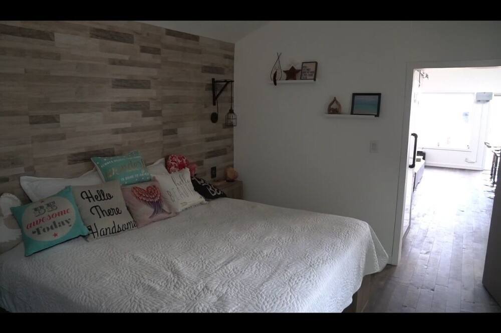 Photo of Bedroom in Stoney Creek