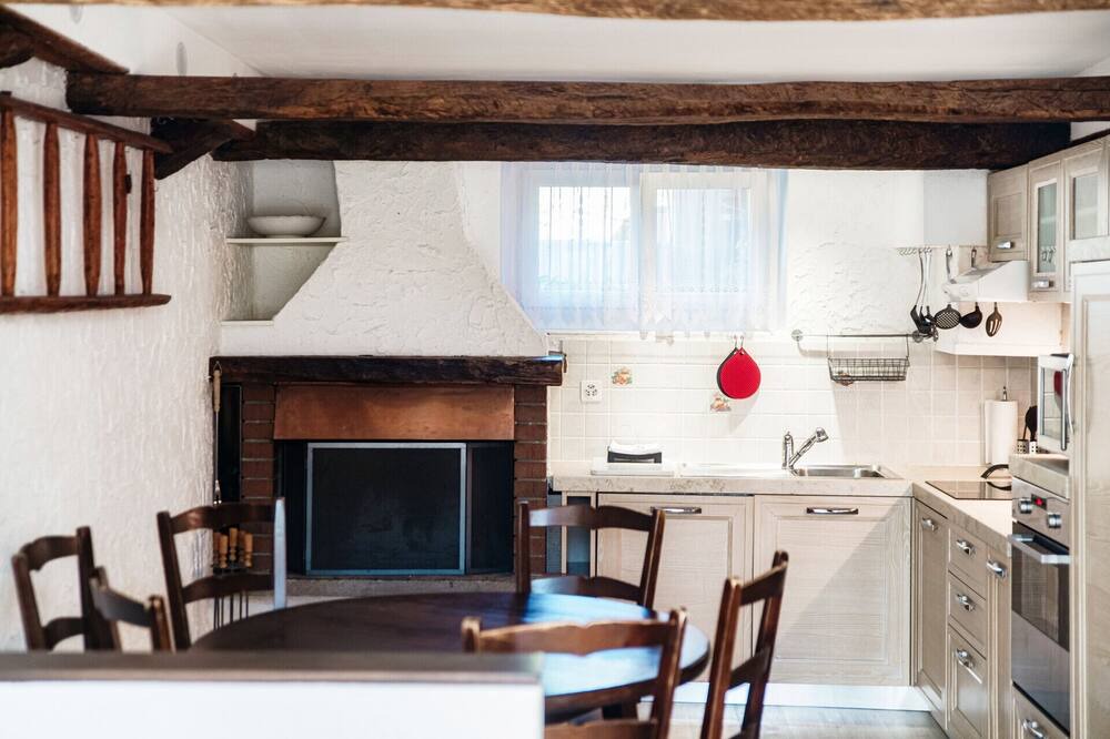 Photo of Kitchen in Torricella Taverne