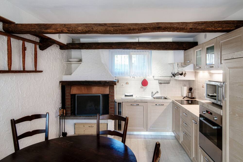 Photo of Kitchen in Torricella Taverne