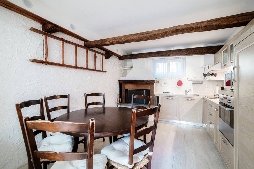 Photo of Kitchen in Torricella Taverne