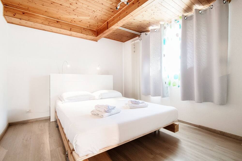 Photo of Bedroom in Torricella Taverne