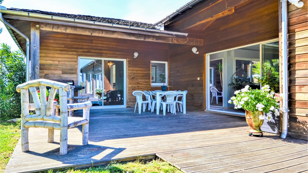 Photo of Patio Balcony in Saint-Privat-des-Vieux