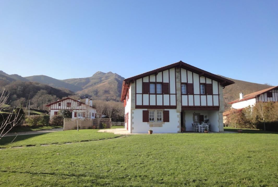 Photo of Outdoor in Sare
