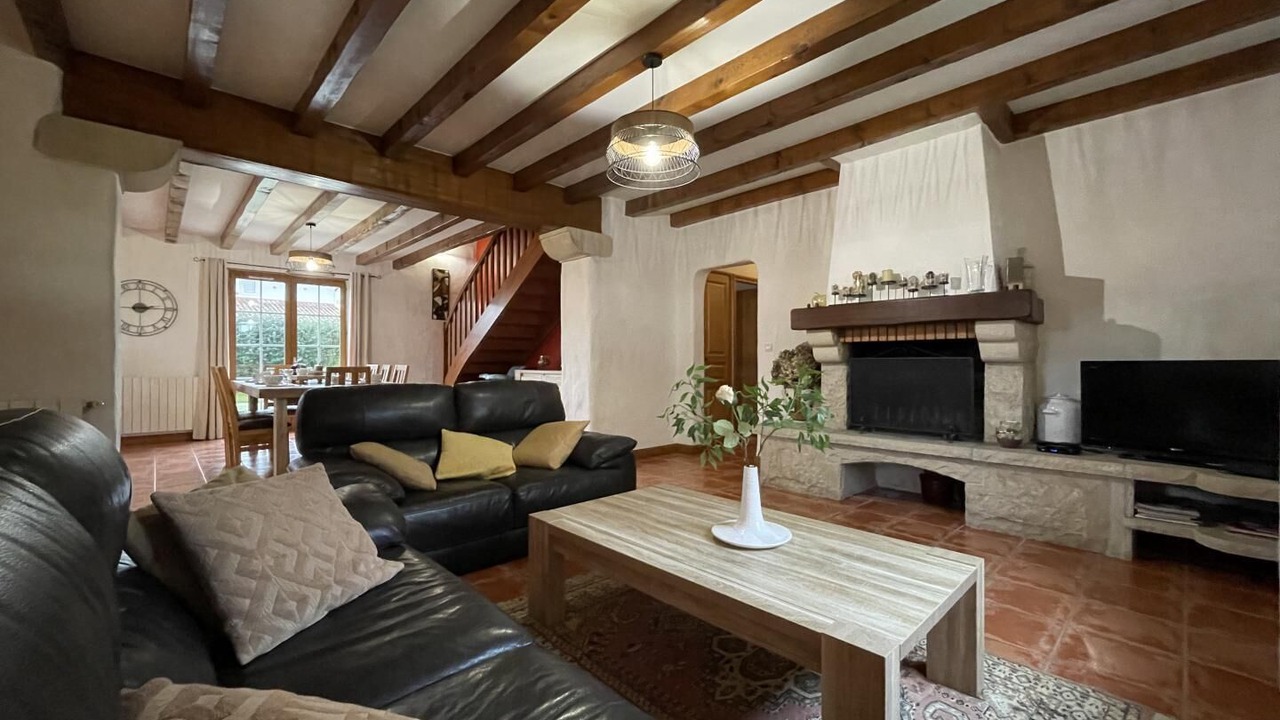 Photo of Livingroom in Sare
