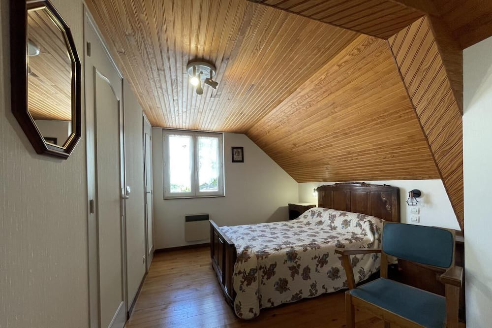 Photo of Bedroom in Casteide-Cami