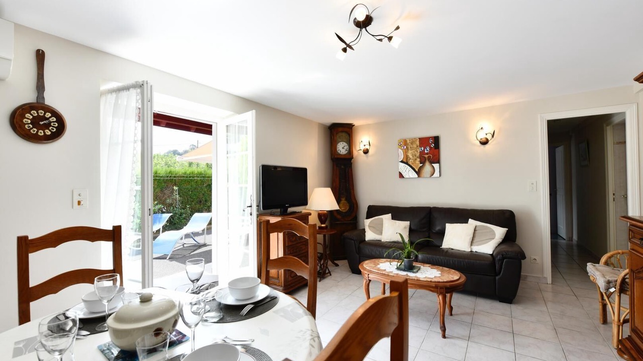 Photo of Others in Bardos