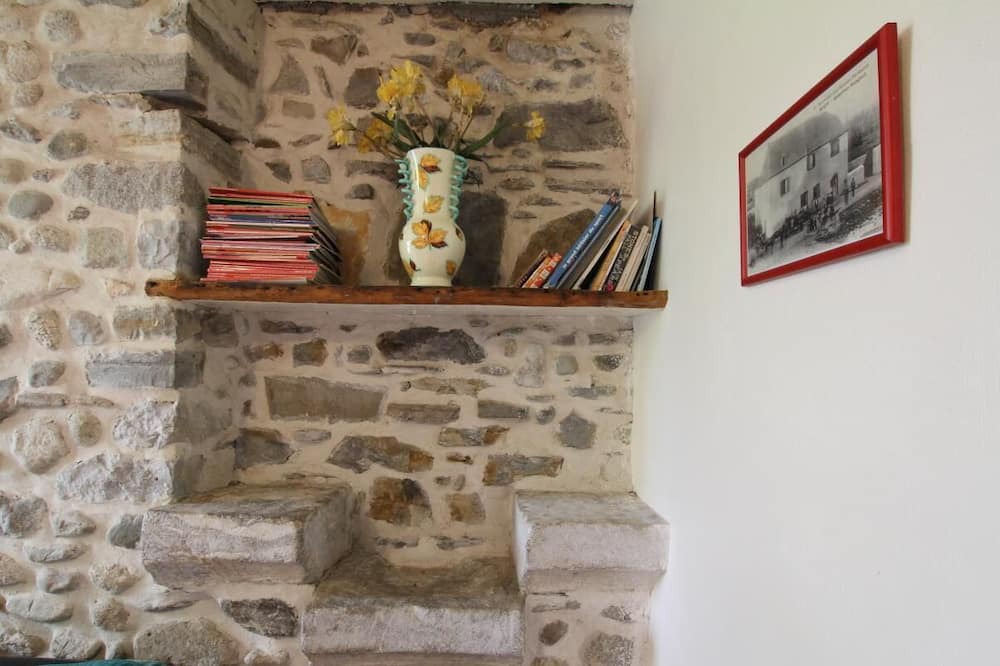 Photo of Others in Buzy