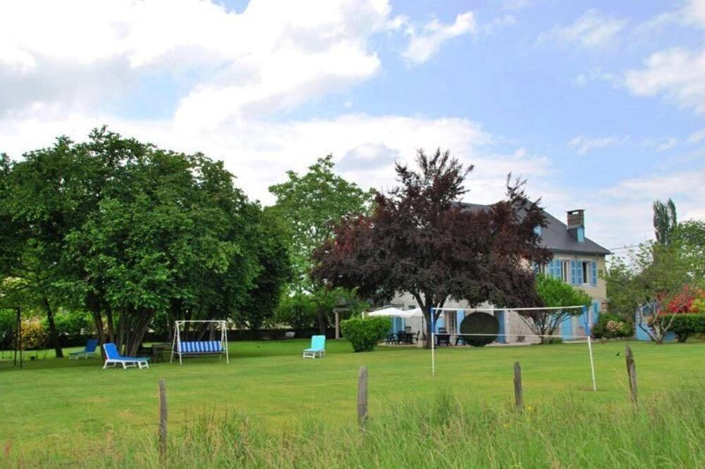 Photo of Outdoor in Buzy