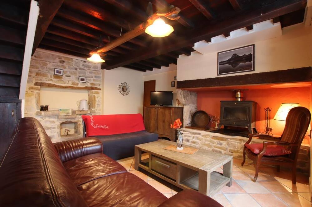 Photo of Livingroom in Estialescq