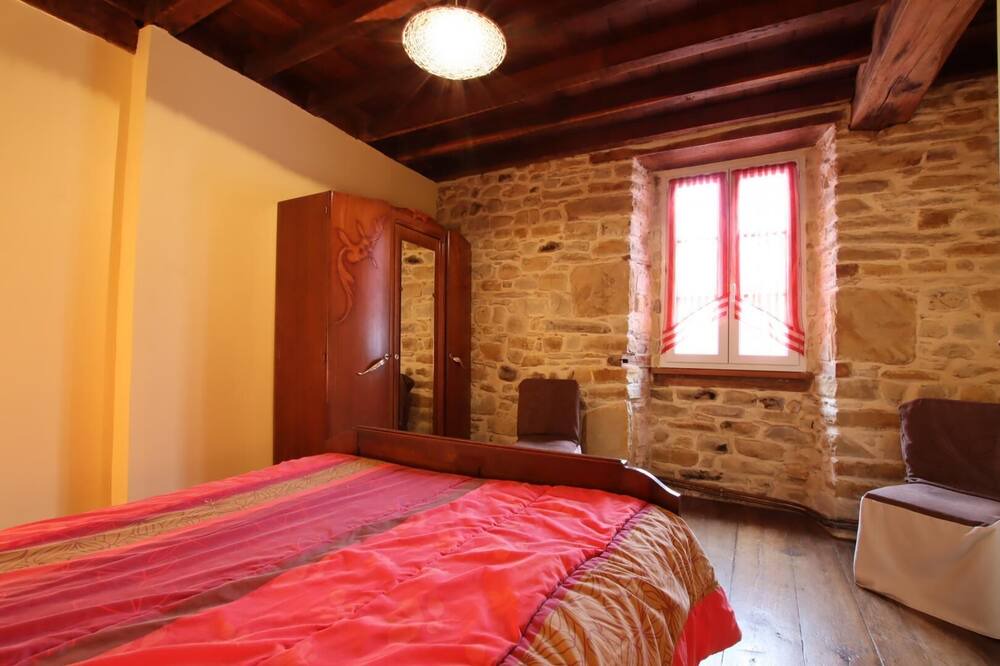 Photo of Bedroom in Estialescq